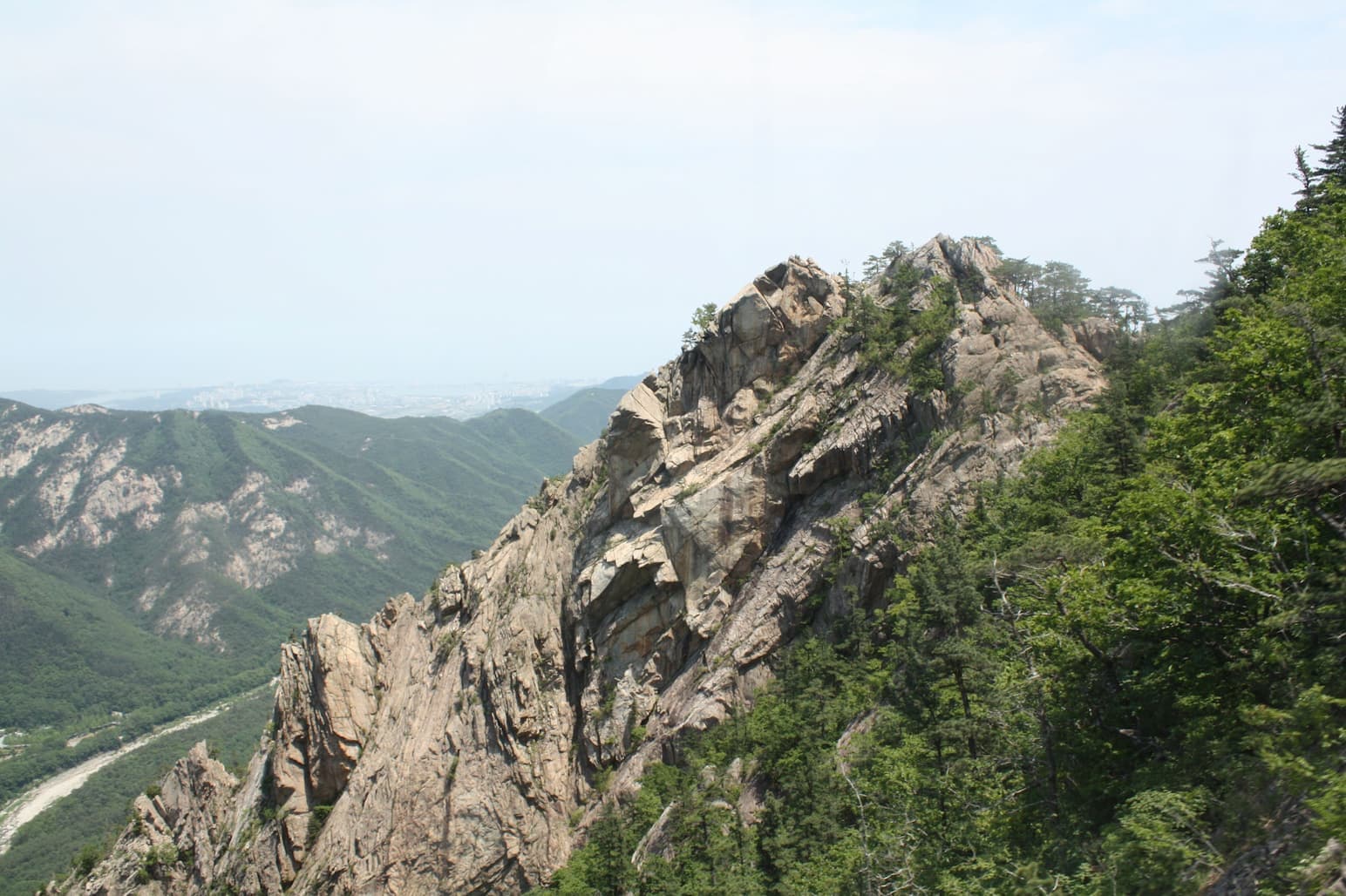 seoraksan-summit-ridge-valley-panorama-view