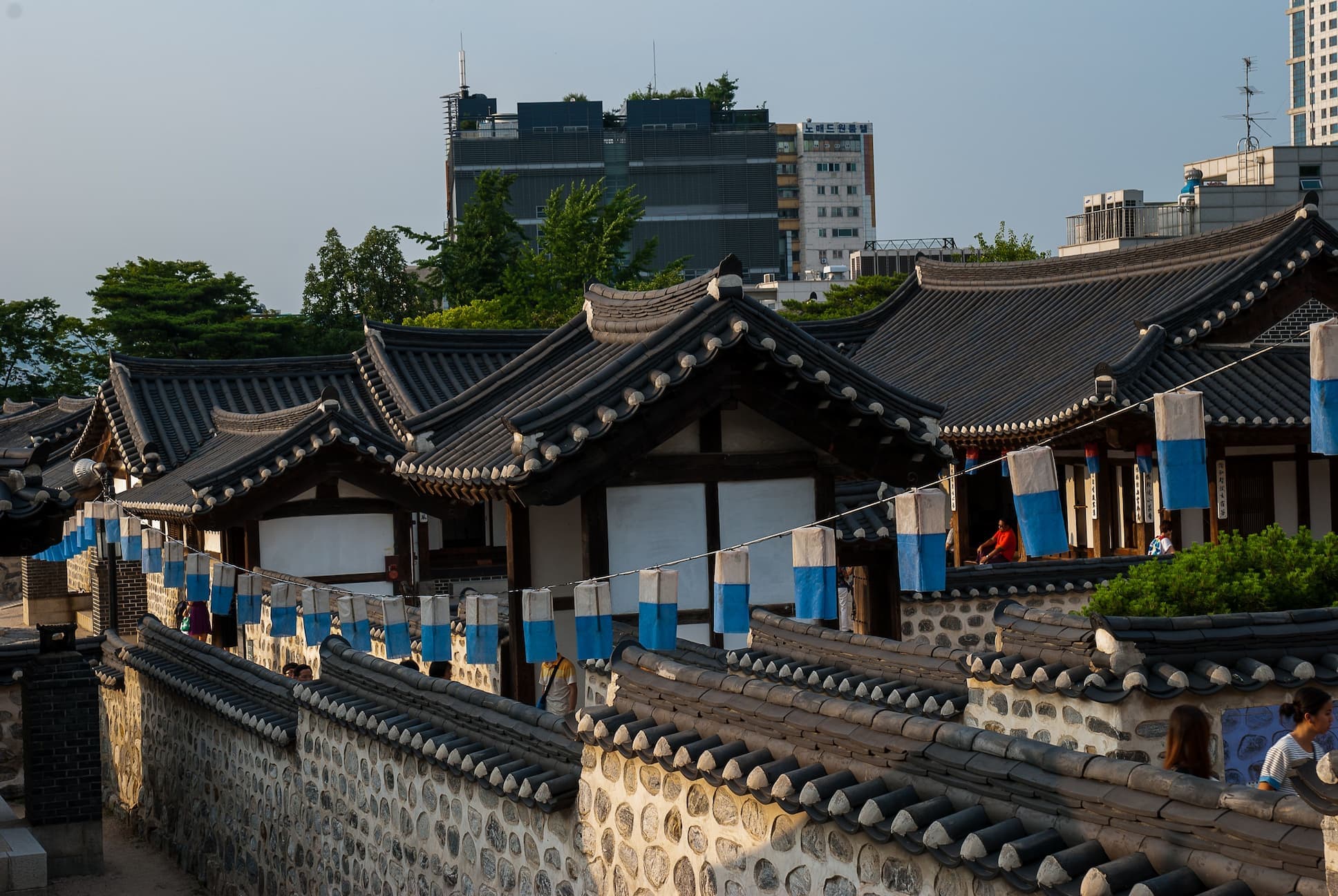 namsan-hanok-village-rooftop-view-seoul-cityscape